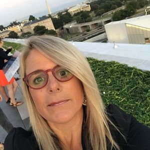 Meet your Posher, Elise